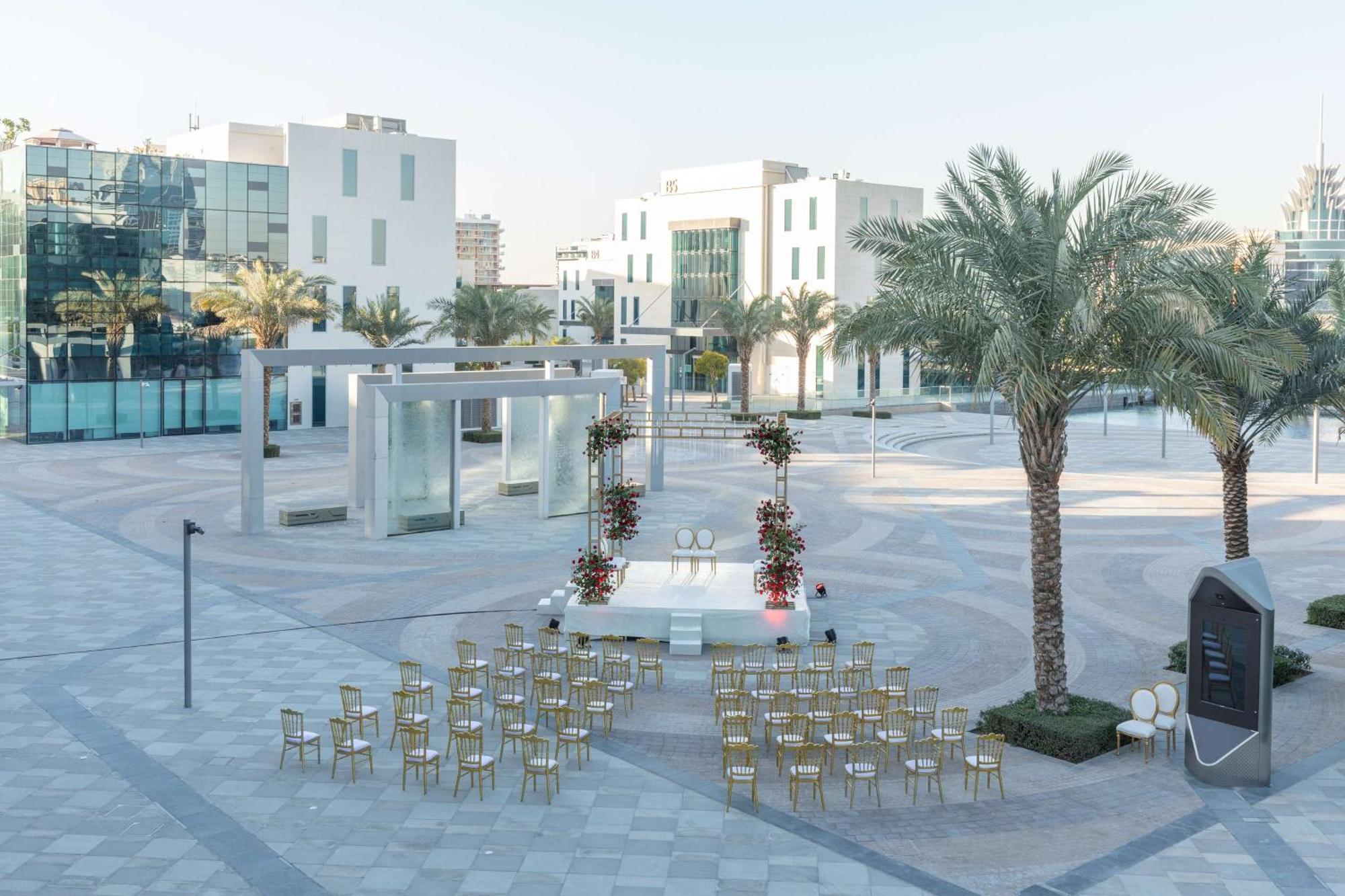 Radisson Red Dubai Silicon Oasis Hotel Exterior photo
