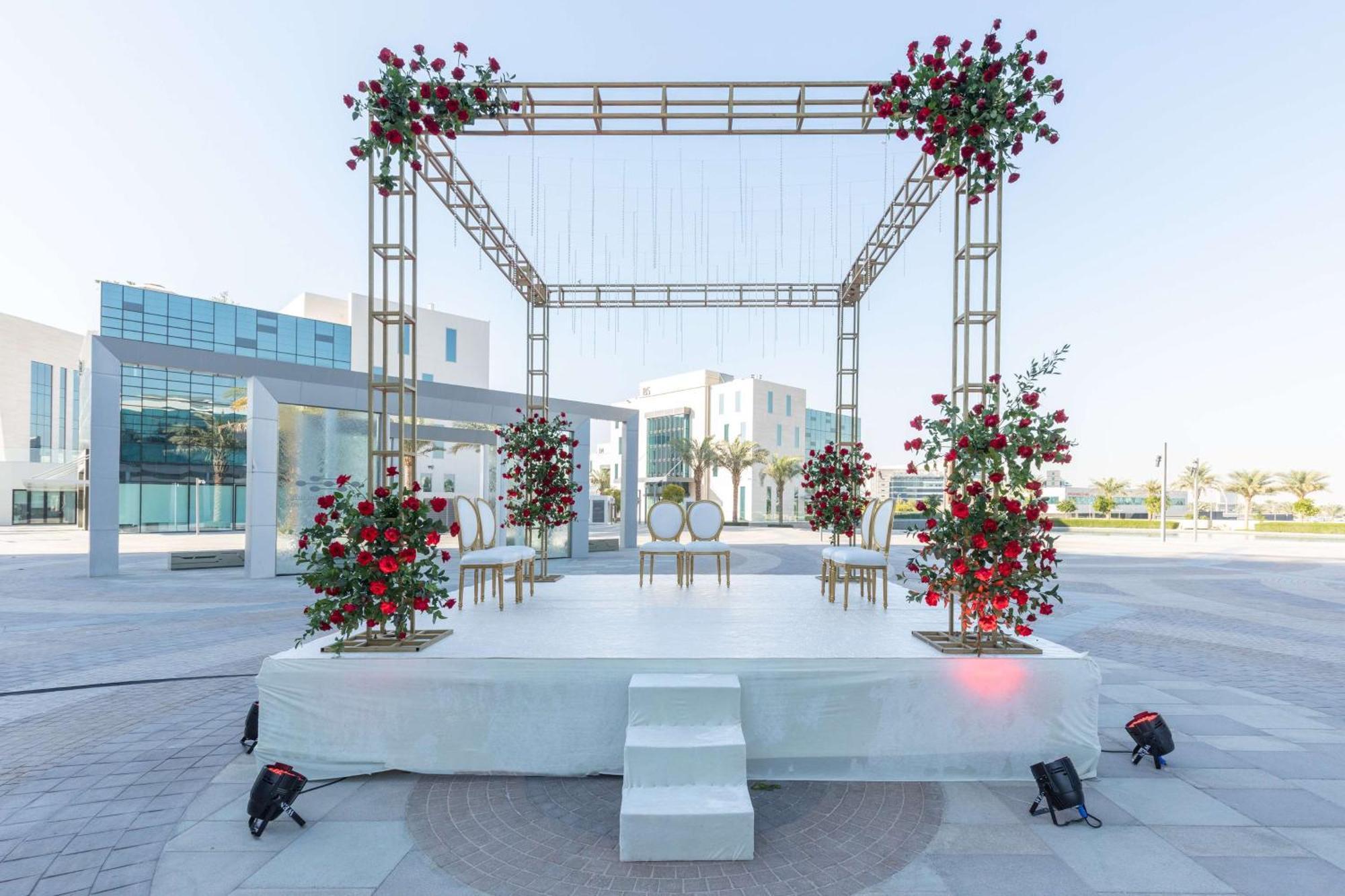 Radisson Red Dubai Silicon Oasis Hotel Exterior photo