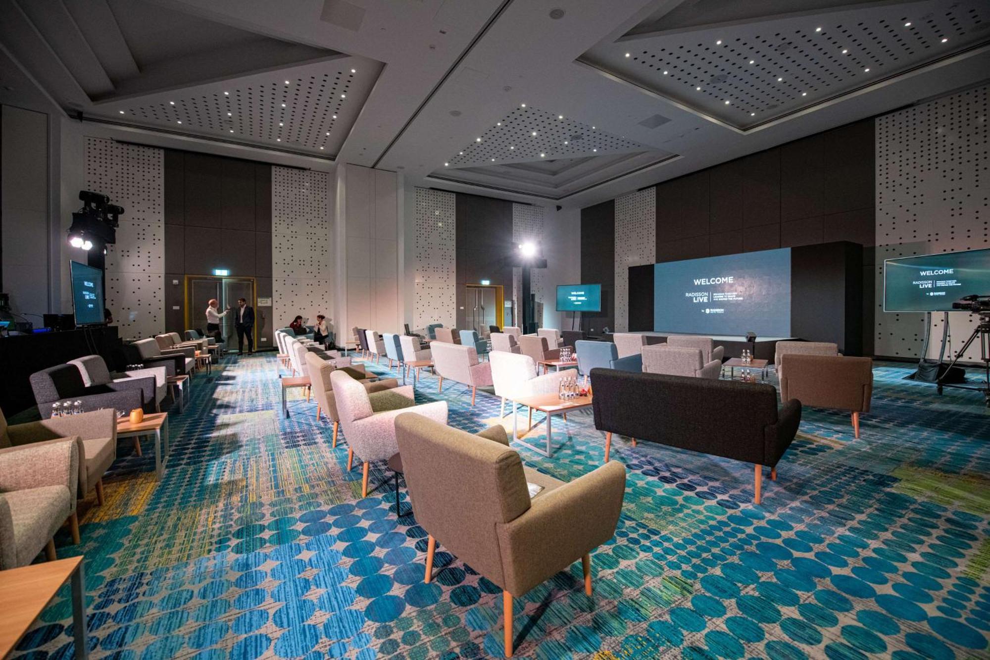 Radisson Red Dubai Silicon Oasis Hotel Exterior photo