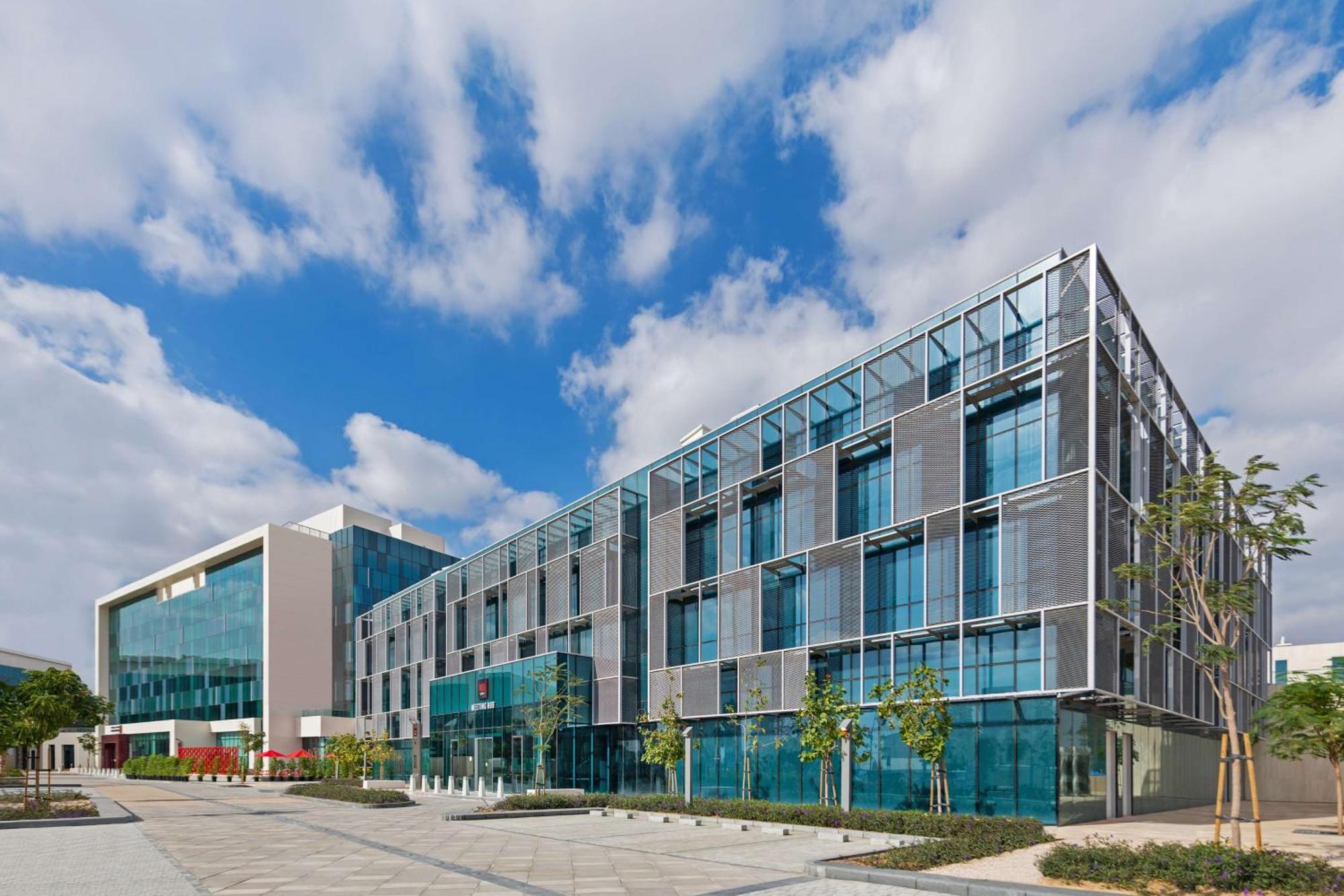 Radisson Red Dubai Silicon Oasis Hotel Exterior photo